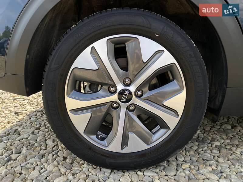 Внедорожник / Кроссовер Kia Niro 2020 в Львове