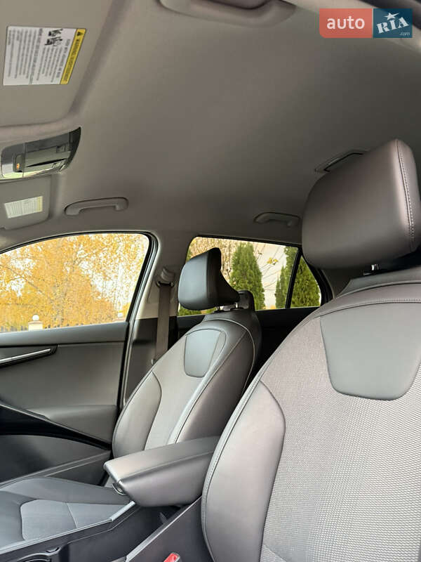 Внедорожник / Кроссовер Kia Niro 2023 в Киеве