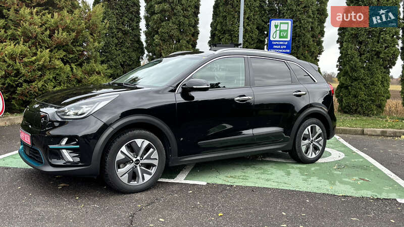 Внедорожник / Кроссовер Kia Niro 2020 в Млинове