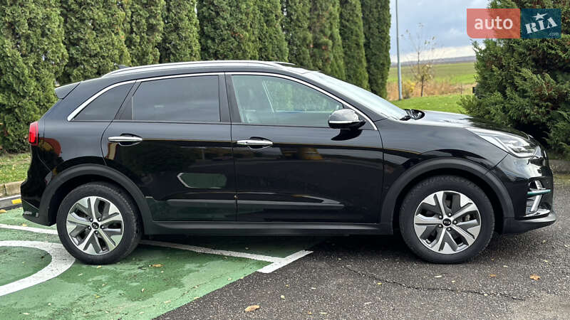 Внедорожник / Кроссовер Kia Niro 2020 в Млинове