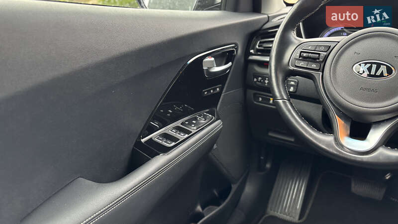 Внедорожник / Кроссовер Kia Niro 2020 в Млинове