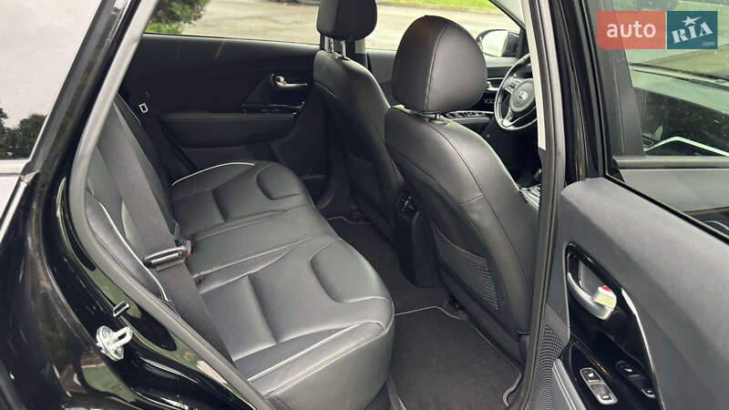 Внедорожник / Кроссовер Kia Niro 2020 в Млинове