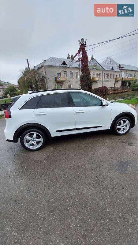 Внедорожник / Кроссовер Kia Niro 2018 в Тысменице фото 6 Внедорожник / Кроссовер Kia Niro 2018 в Тысменице
