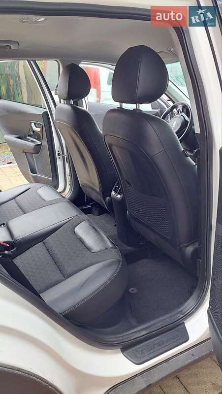 Внедорожник / Кроссовер Kia Niro 2018 в Тысменице фото 18 Внедорожник / Кроссовер Kia Niro 2018 в Тысменице