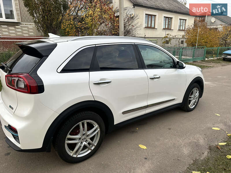 Внедорожник / Кроссовер Kia Niro 2019 в Луцке фото 6 Внедорожник / Кроссовер Kia Niro 2019 в Луцке