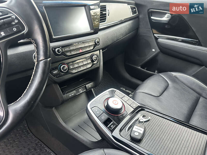 Внедорожник / Кроссовер Kia Niro 2019 в Луцке фото 12 Внедорожник / Кроссовер Kia Niro 2019 в Луцке
