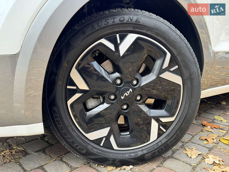 Внедорожник / Кроссовер Kia Niro 2023 в Дрогобыче