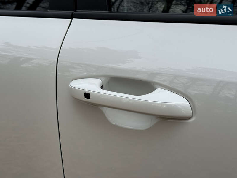 Внедорожник / Кроссовер Kia Niro 2023 в Дрогобыче