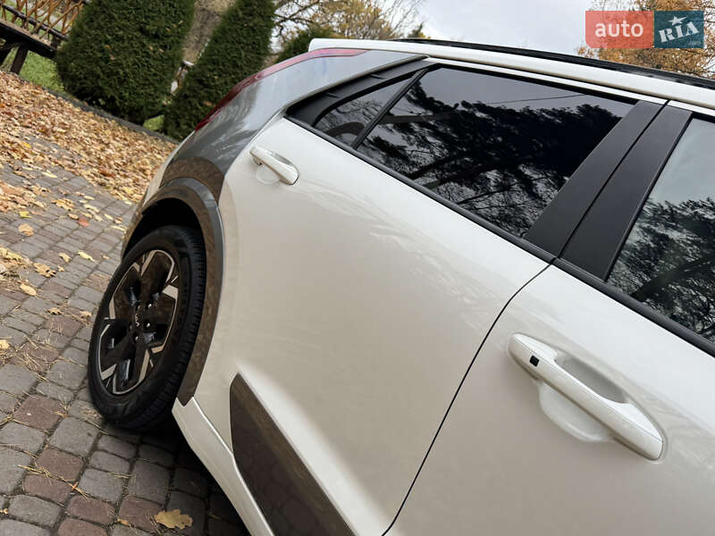 Внедорожник / Кроссовер Kia Niro 2023 в Дрогобыче
