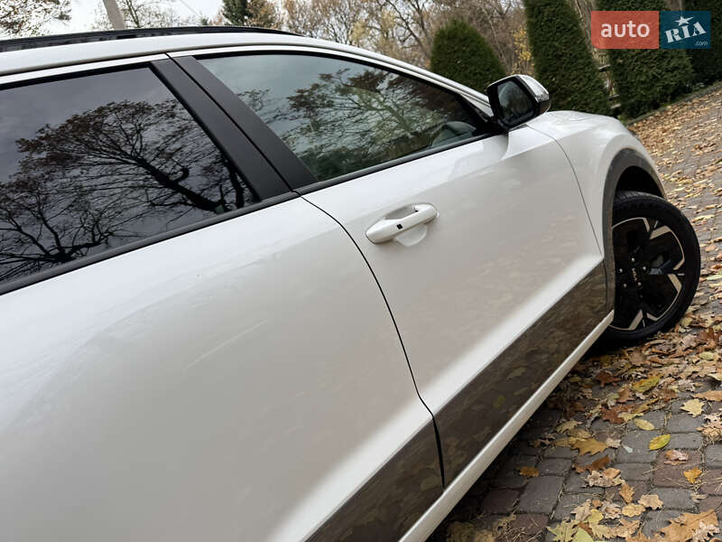 Внедорожник / Кроссовер Kia Niro 2023 в Дрогобыче