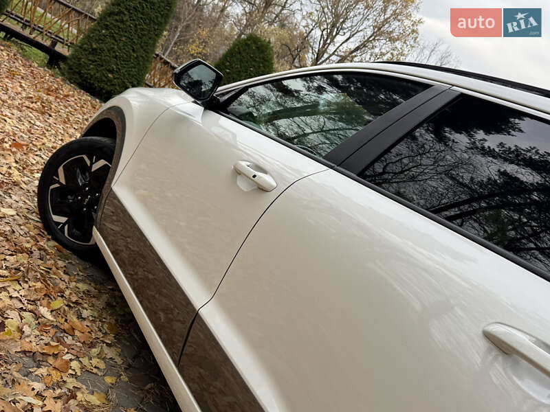 Внедорожник / Кроссовер Kia Niro 2023 в Дрогобыче