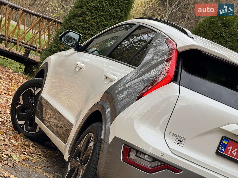 Внедорожник / Кроссовер Kia Niro 2023 в Дрогобыче