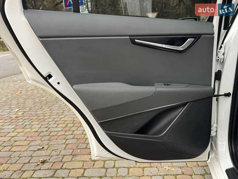 Внедорожник / Кроссовер Kia Niro 2023 в Дрогобыче