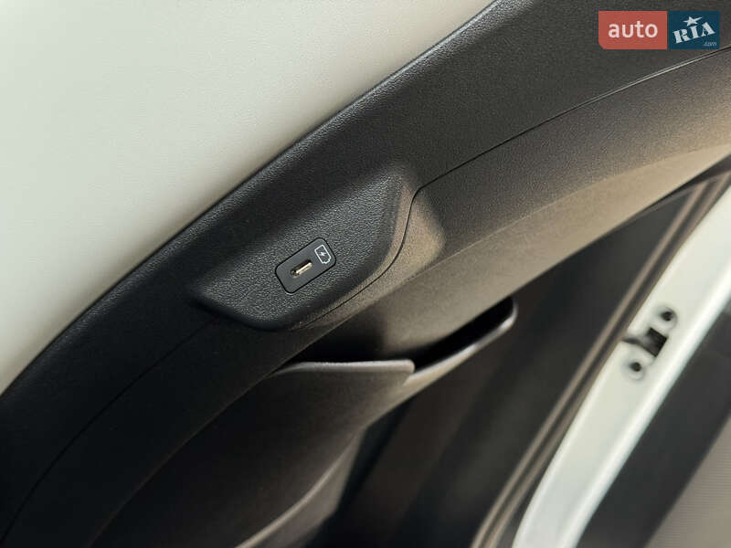 Внедорожник / Кроссовер Kia Niro 2023 в Дрогобыче