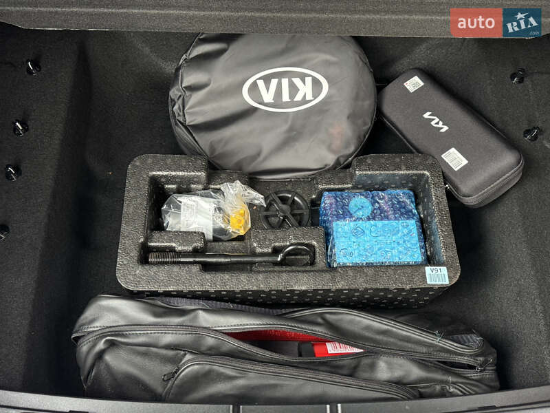 Внедорожник / Кроссовер Kia Niro 2023 в Дрогобыче