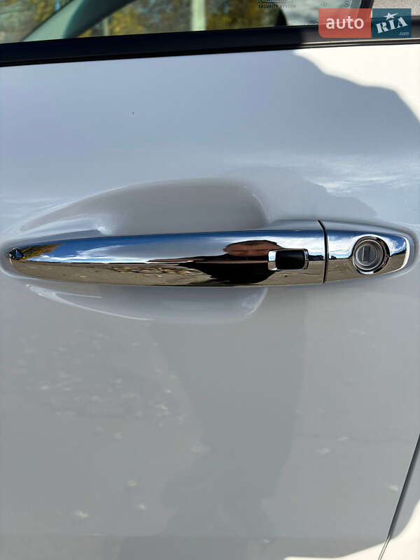 Позашляховик / Кросовер Kia Niro 2020 в Києві фото 13 Позашляховик / Кросовер Kia Niro 2020 в Києві