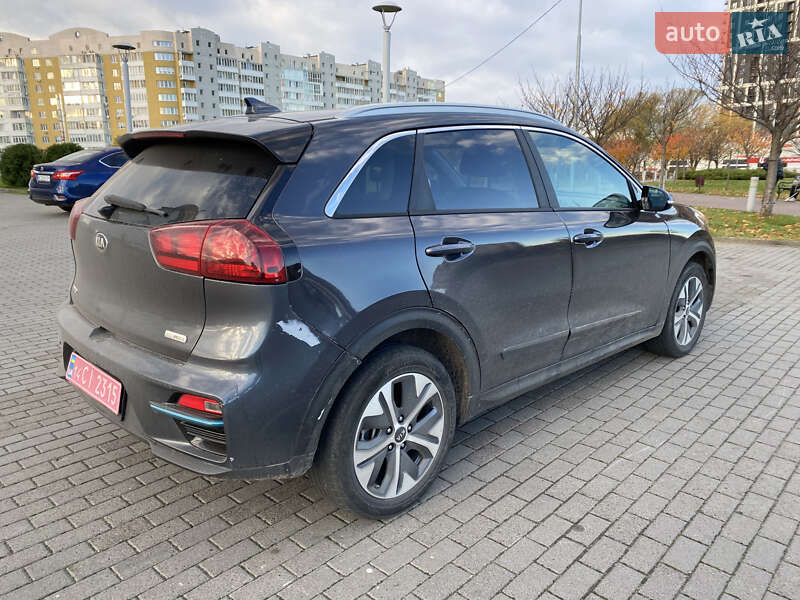 Внедорожник / Кроссовер Kia Niro 2019 в Львове фото 7 Внедорожник / Кроссовер Kia Niro 2019 в Львове
