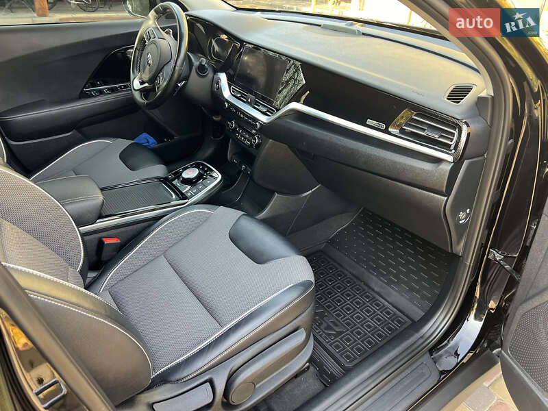 Позашляховик / Кросовер Kia Niro 2020 в Чернівцях