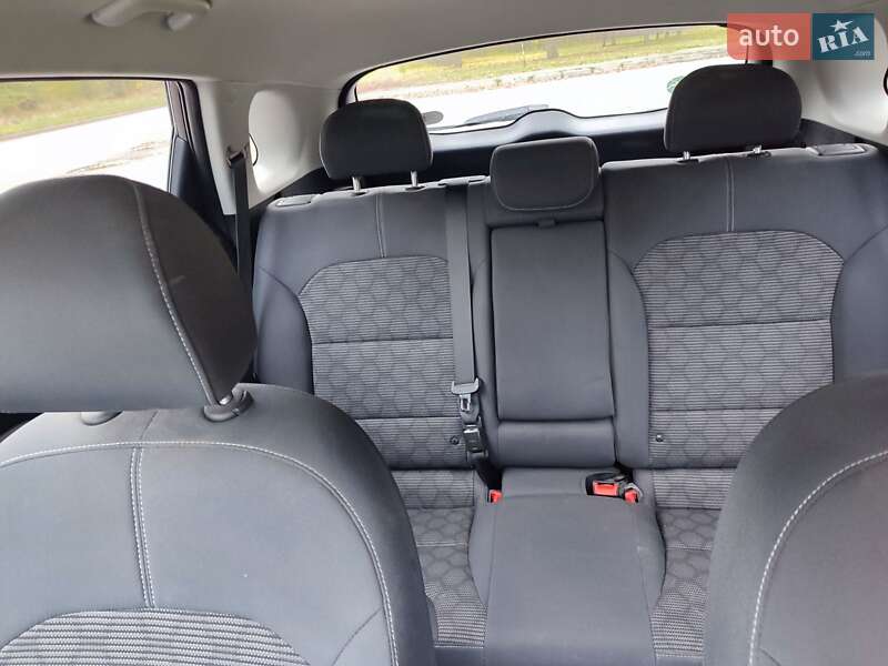 Внедорожник / Кроссовер Kia Niro 2017 в Черкассах