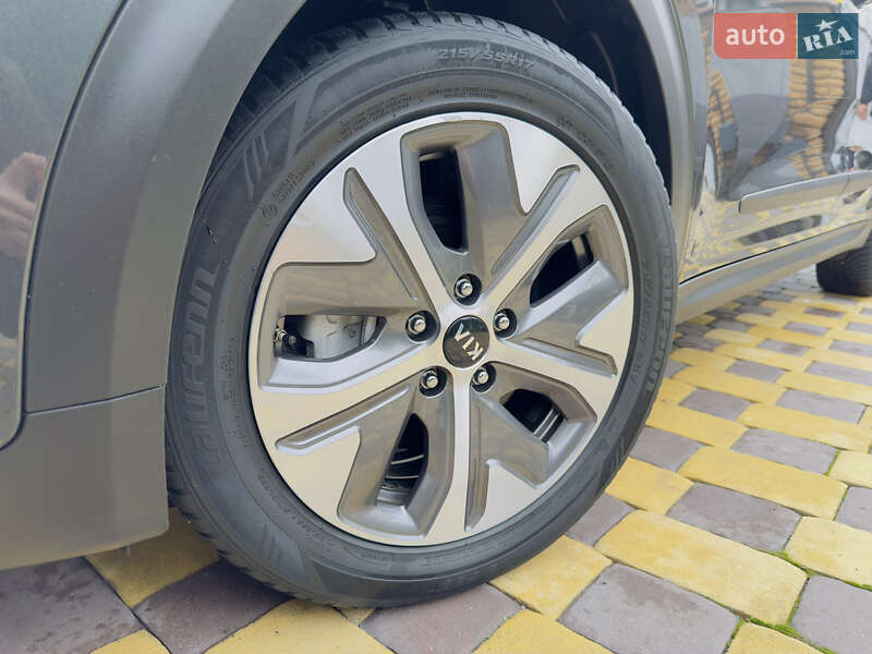 Внедорожник / Кроссовер Kia Niro 2021 в Казатине