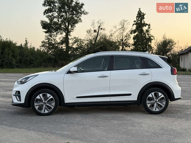 Внедорожник / Кроссовер Kia Niro 2020 в Новой Ушице