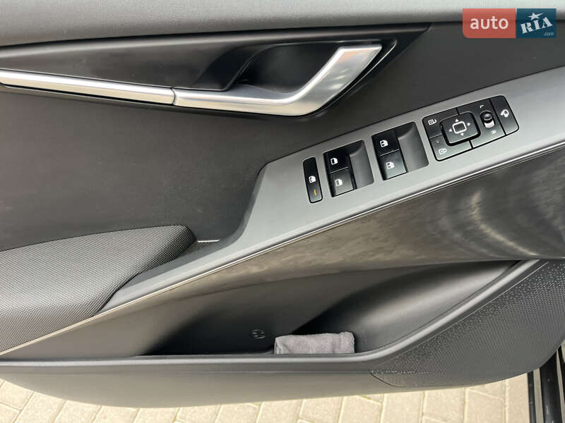 Внедорожник / Кроссовер Kia Niro 2023 в Ровно