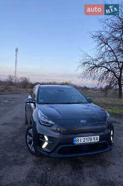 Позашляховик / Кросовер Kia Niro 2018 в Полтаві