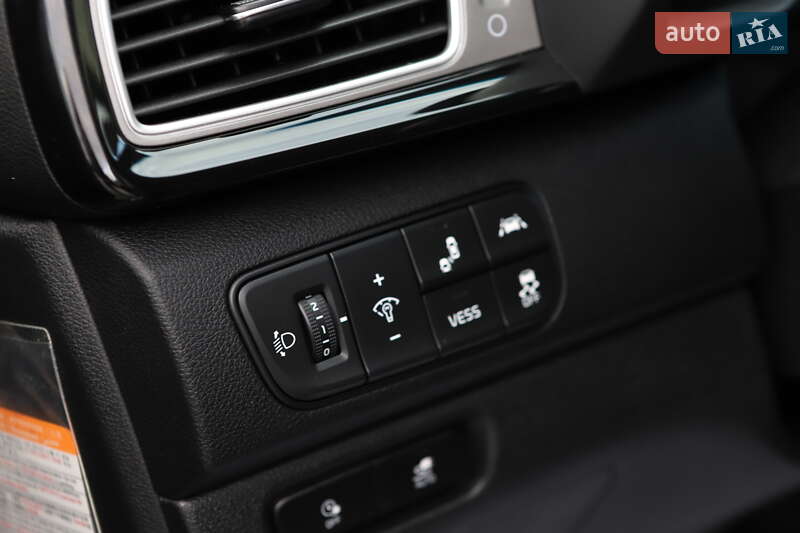 Внедорожник / Кроссовер Kia Niro 2020 в Дрогобыче