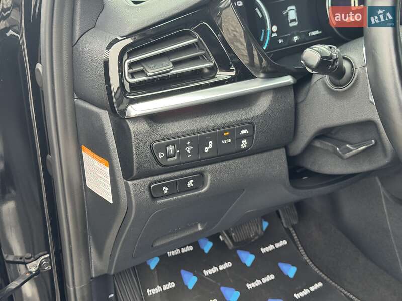 Внедорожник / Кроссовер Kia Niro 2020 в Ровно фото 16 Внедорожник / Кроссовер Kia Niro 2020 в Ровно