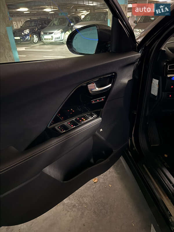 Внедорожник / Кроссовер Kia Niro 2020 в Киеве