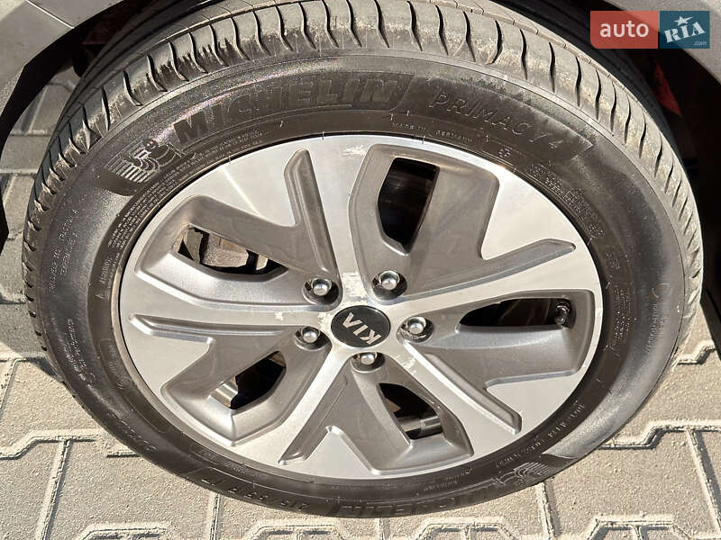 Позашляховик / Кросовер Kia Niro 2020 в Тернополі