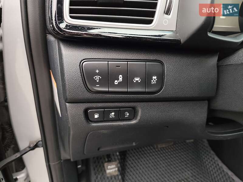 Внедорожник / Кроссовер Kia Niro 2018 в Хмельницком