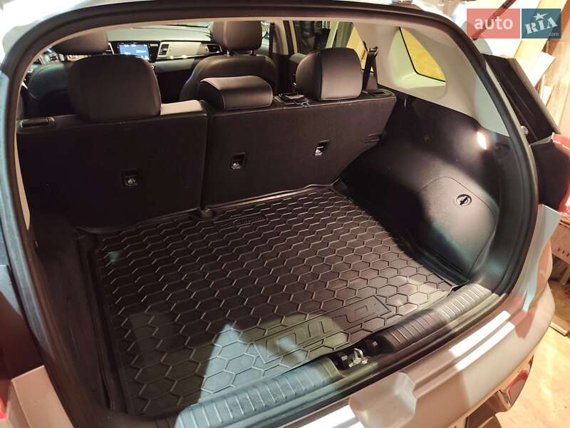 Внедорожник / Кроссовер Kia Niro 2018 в Хмельницком