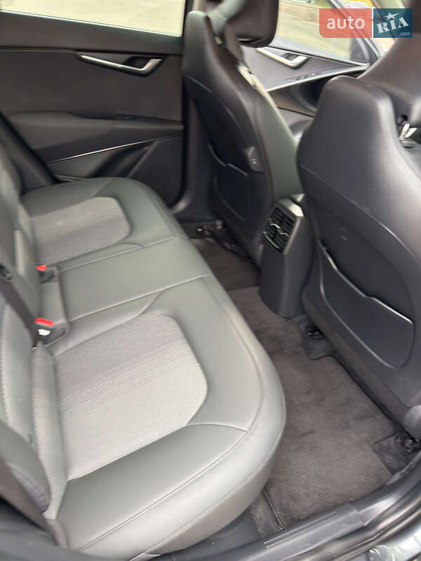 Внедорожник / Кроссовер Kia Niro 2023 в Харькове