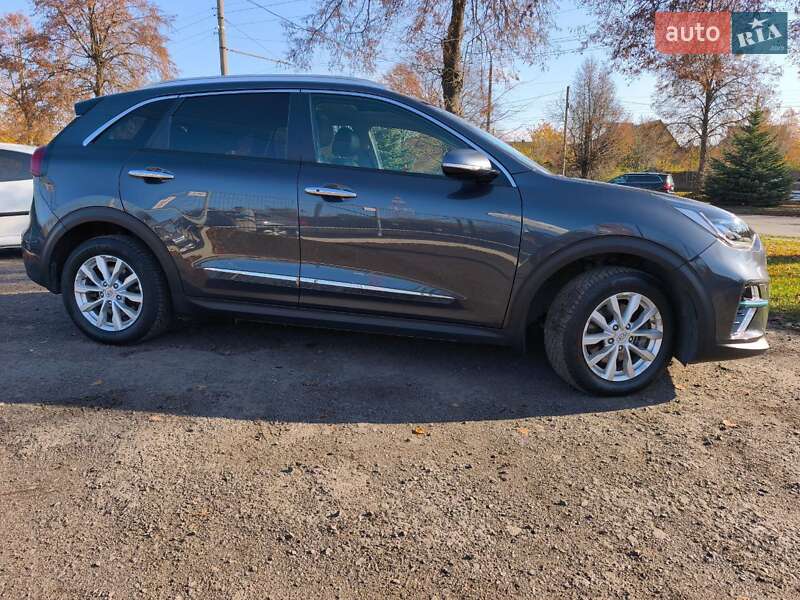 Внедорожник / Кроссовер Kia Niro 2019 в Луцке фото 11 Внедорожник / Кроссовер Kia Niro 2019 в Луцке