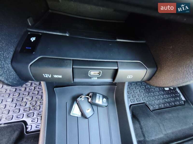 Внедорожник / Кроссовер Kia Niro 2019 в Луцке фото 30 Внедорожник / Кроссовер Kia Niro 2019 в Луцке