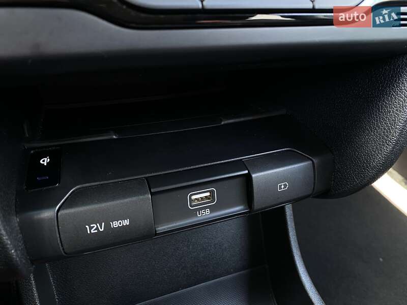 Внедорожник / Кроссовер Kia Niro 2020 в Львове