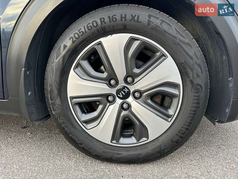 Внедорожник / Кроссовер Kia Niro 2017 в Киеве