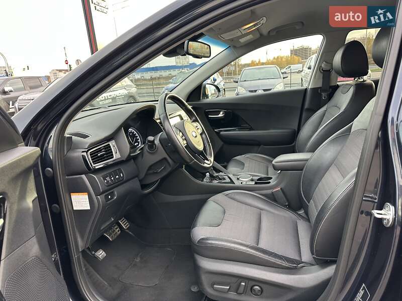 Внедорожник / Кроссовер Kia Niro 2017 в Киеве