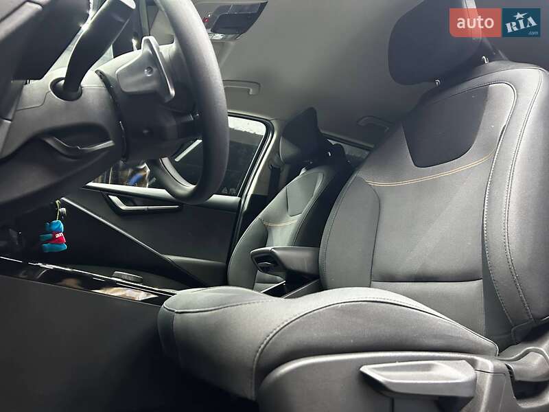 Внедорожник / Кроссовер Kia Niro 2023 в Черновцах