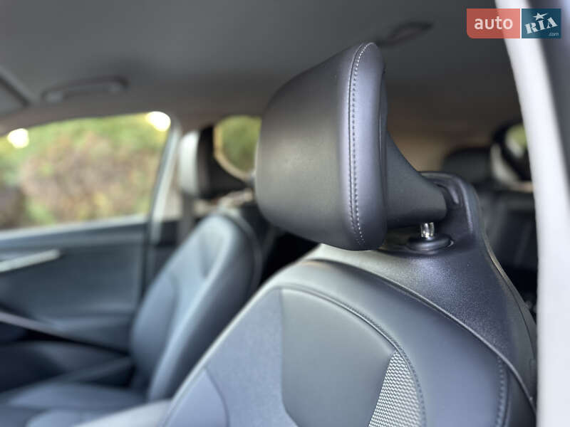 Внедорожник / Кроссовер Kia Niro 2024 в Дрогобыче