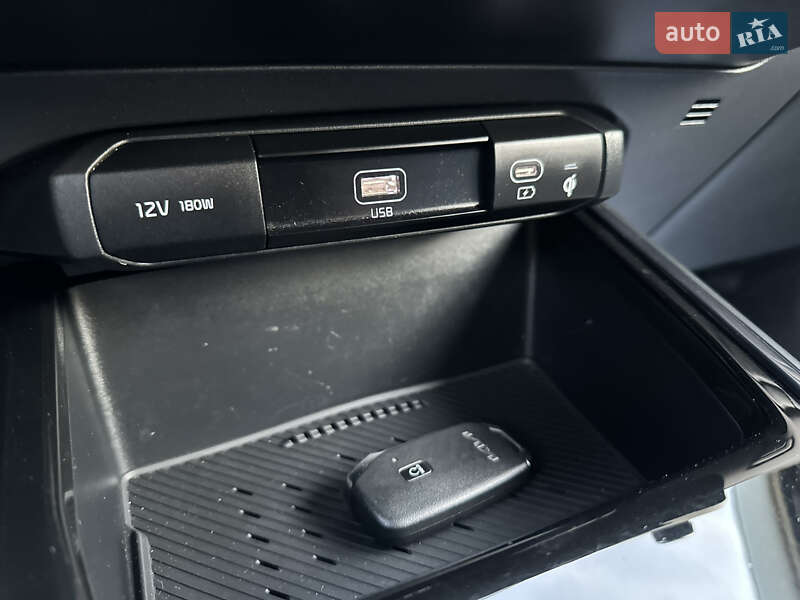 Внедорожник / Кроссовер Kia Niro 2024 в Дрогобыче