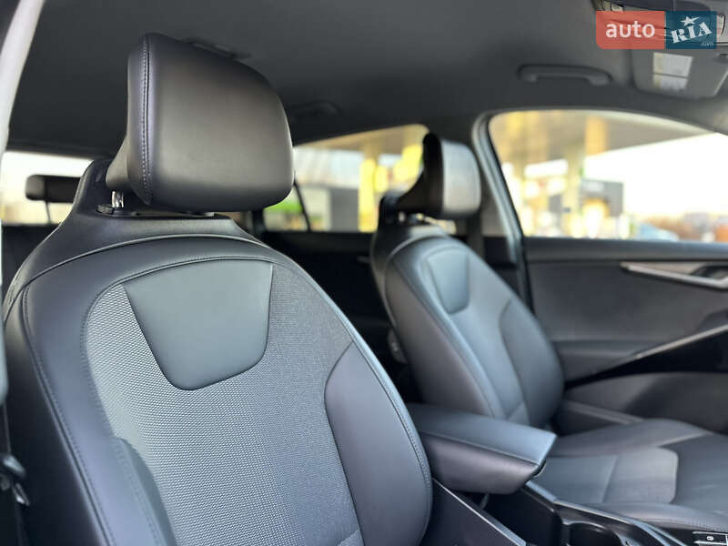 Внедорожник / Кроссовер Kia Niro 2024 в Дрогобыче