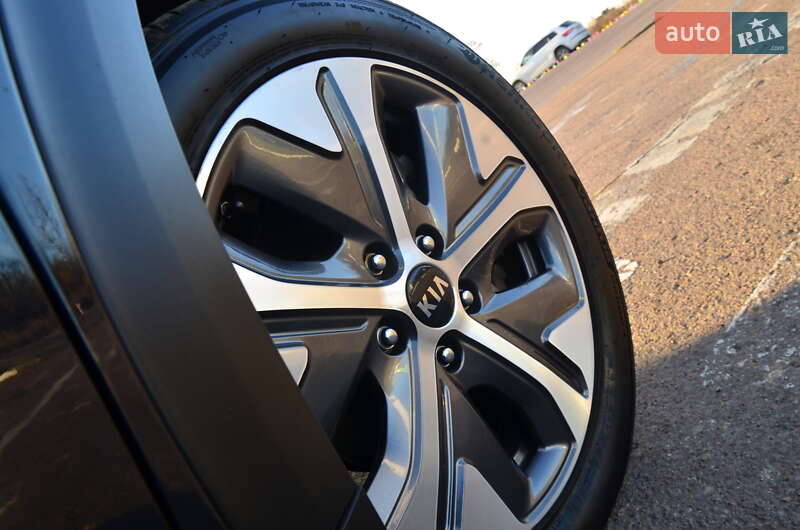 Внедорожник / Кроссовер Kia Niro 2020 в Дрогобыче