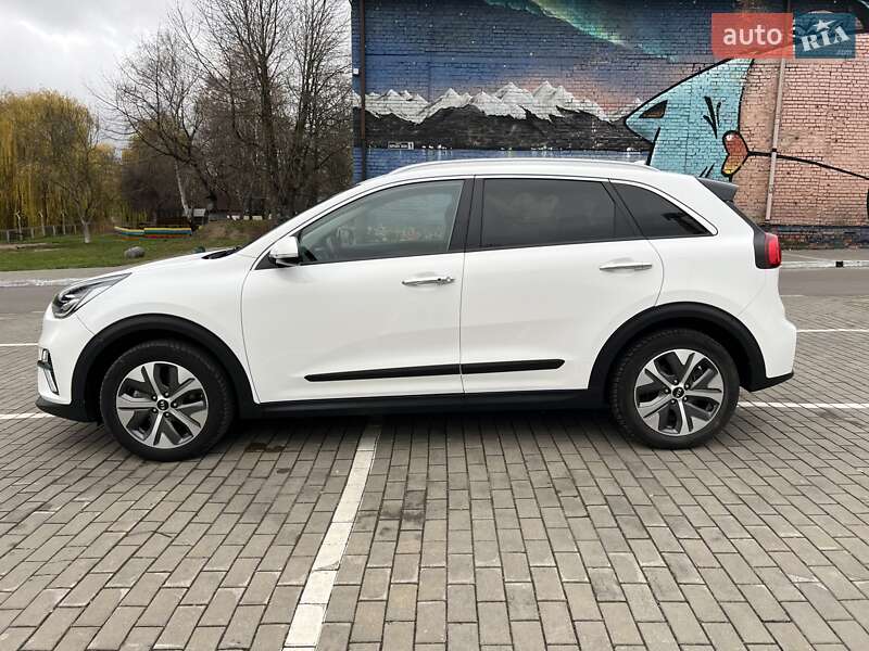 Внедорожник / Кроссовер Kia Niro 2020 в Луцке фото 7 Внедорожник / Кроссовер Kia Niro 2020 в Луцке