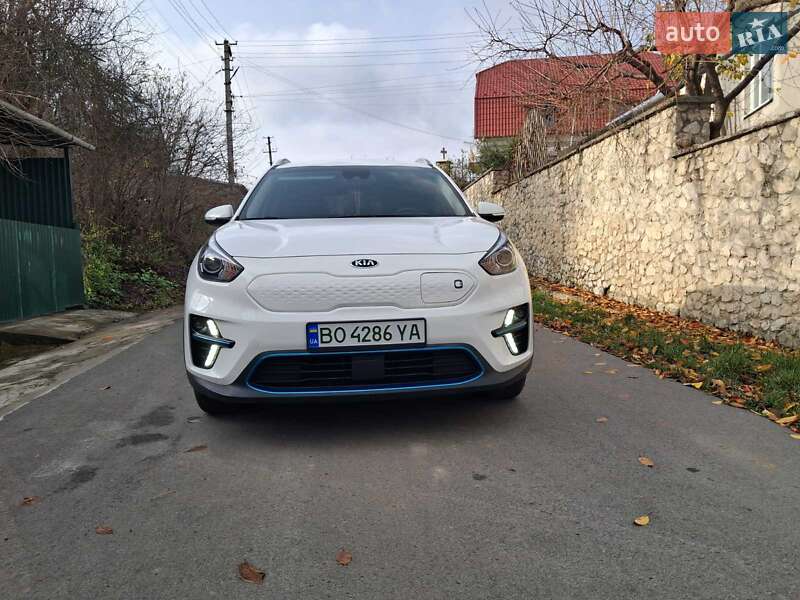 Внедорожник / Кроссовер Kia Niro 2021 в Тернополе фото 2 Внедорожник / Кроссовер Kia Niro 2021 в Тернополе