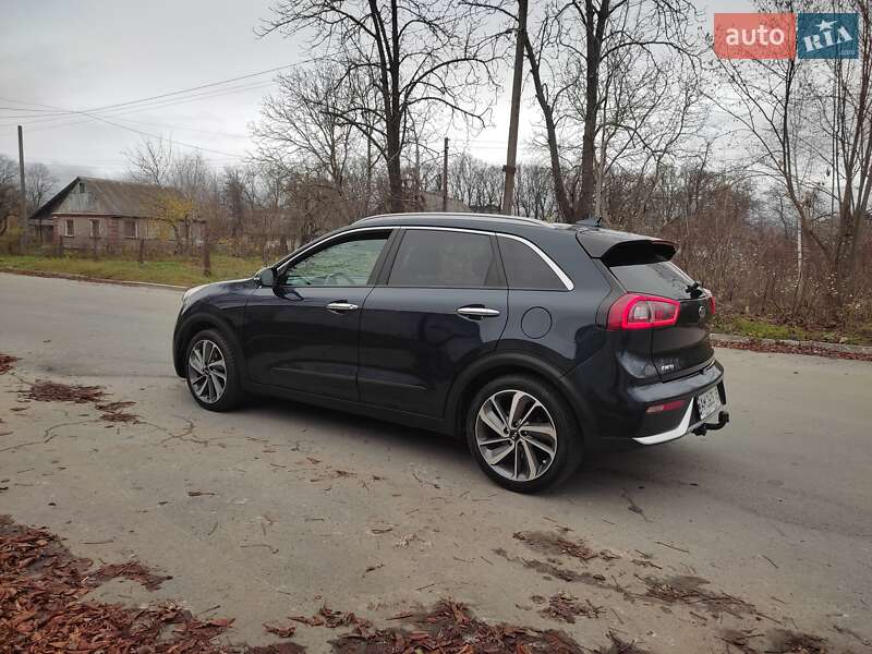 Позашляховик / Кросовер Kia Niro 2017 в Звягелі
