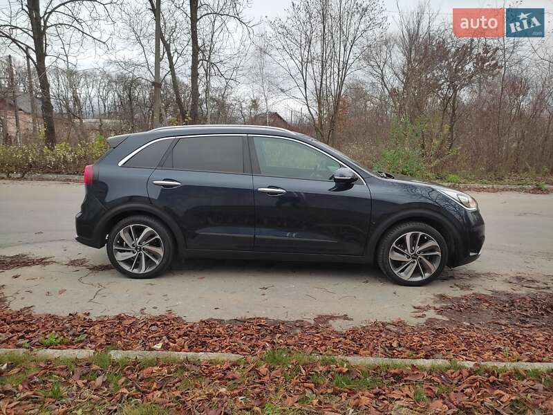 Позашляховик / Кросовер Kia Niro 2017 в Звягелі