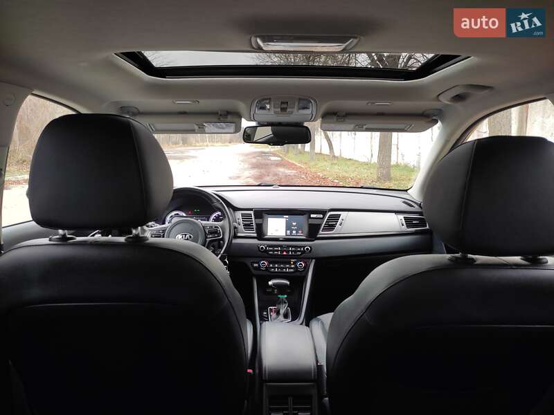 Позашляховик / Кросовер Kia Niro 2017 в Звягелі