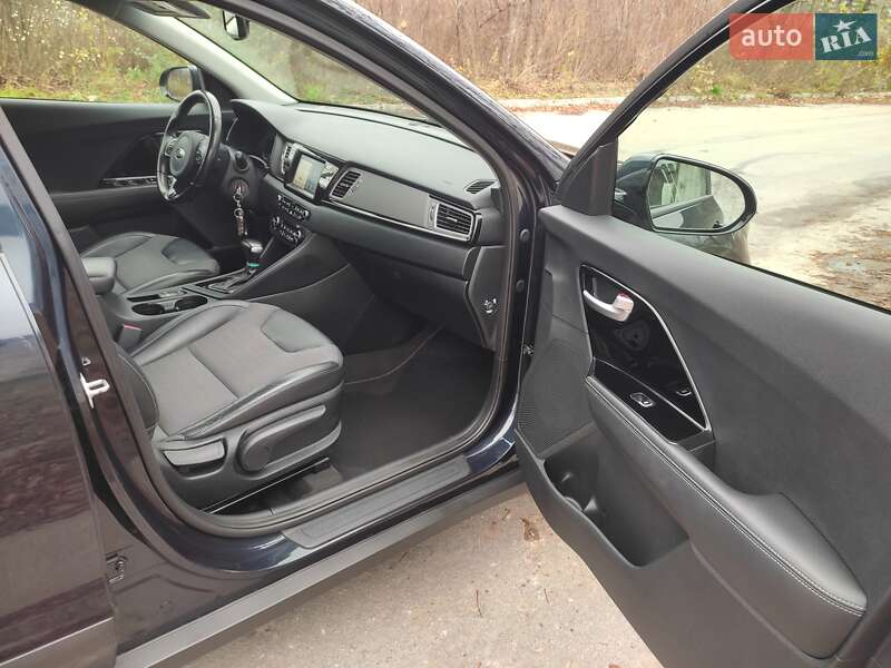 Позашляховик / Кросовер Kia Niro 2017 в Звягелі